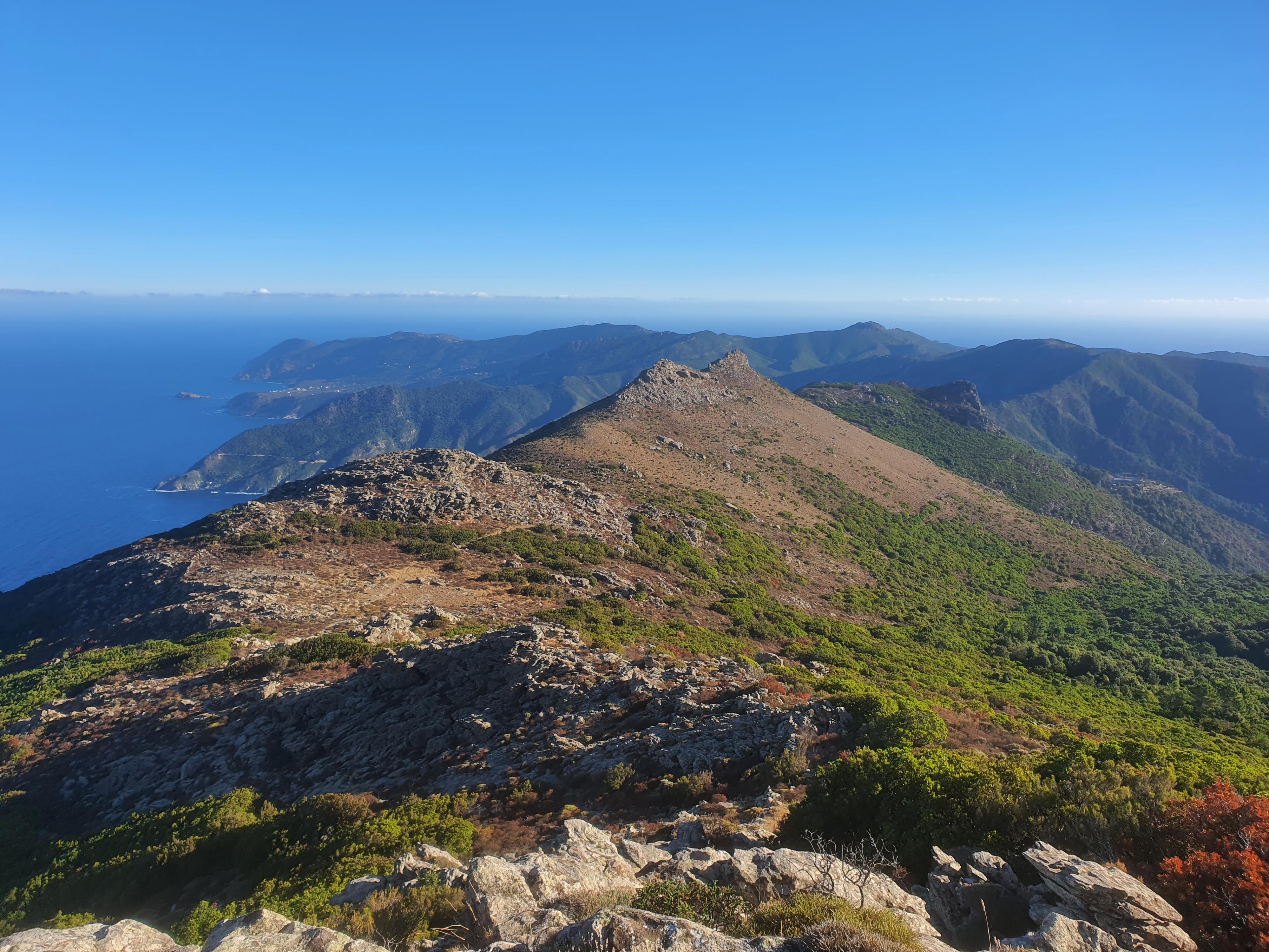 Vers la cime du Cap Corse