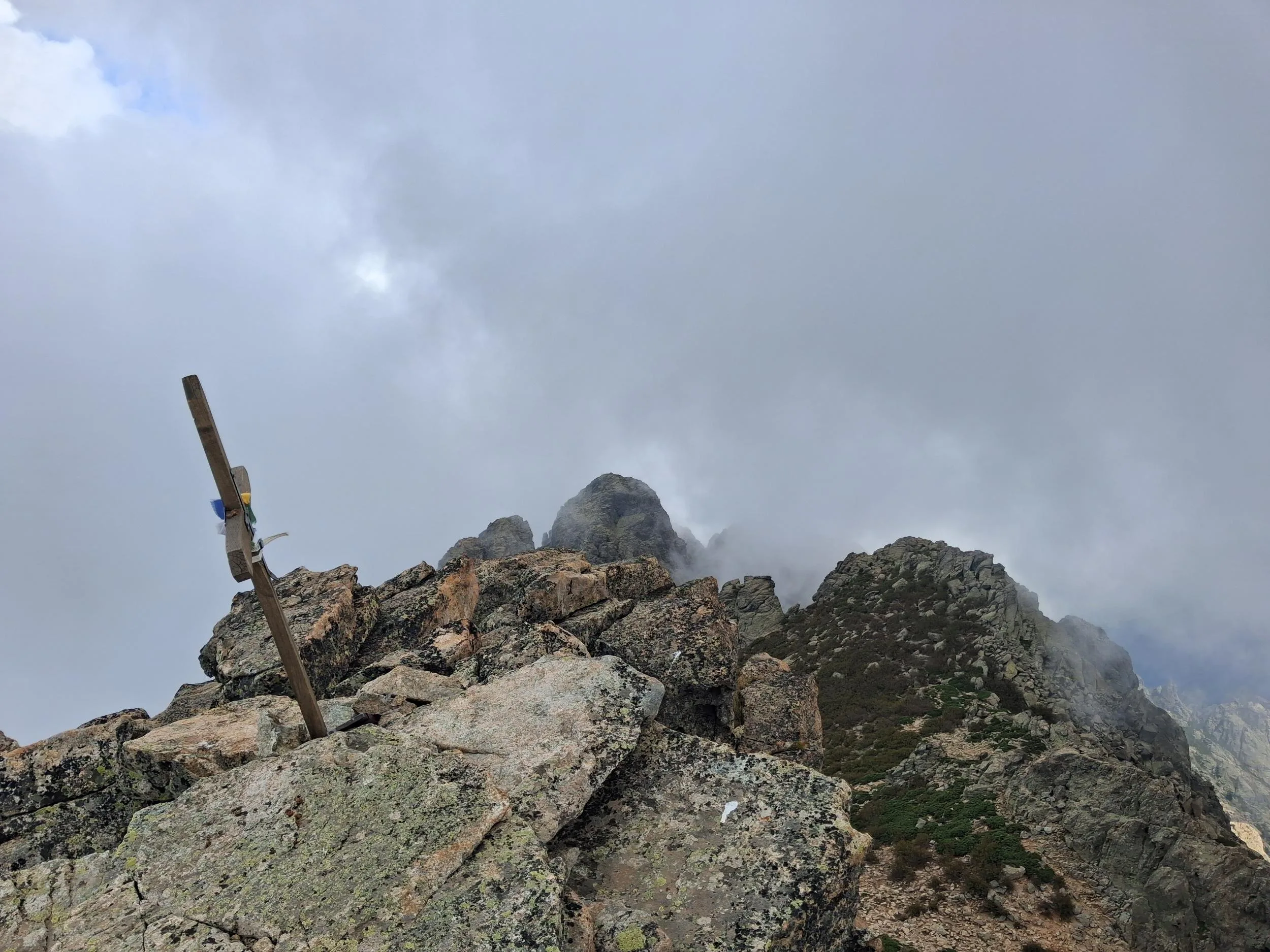 Sommet et vue du sommet