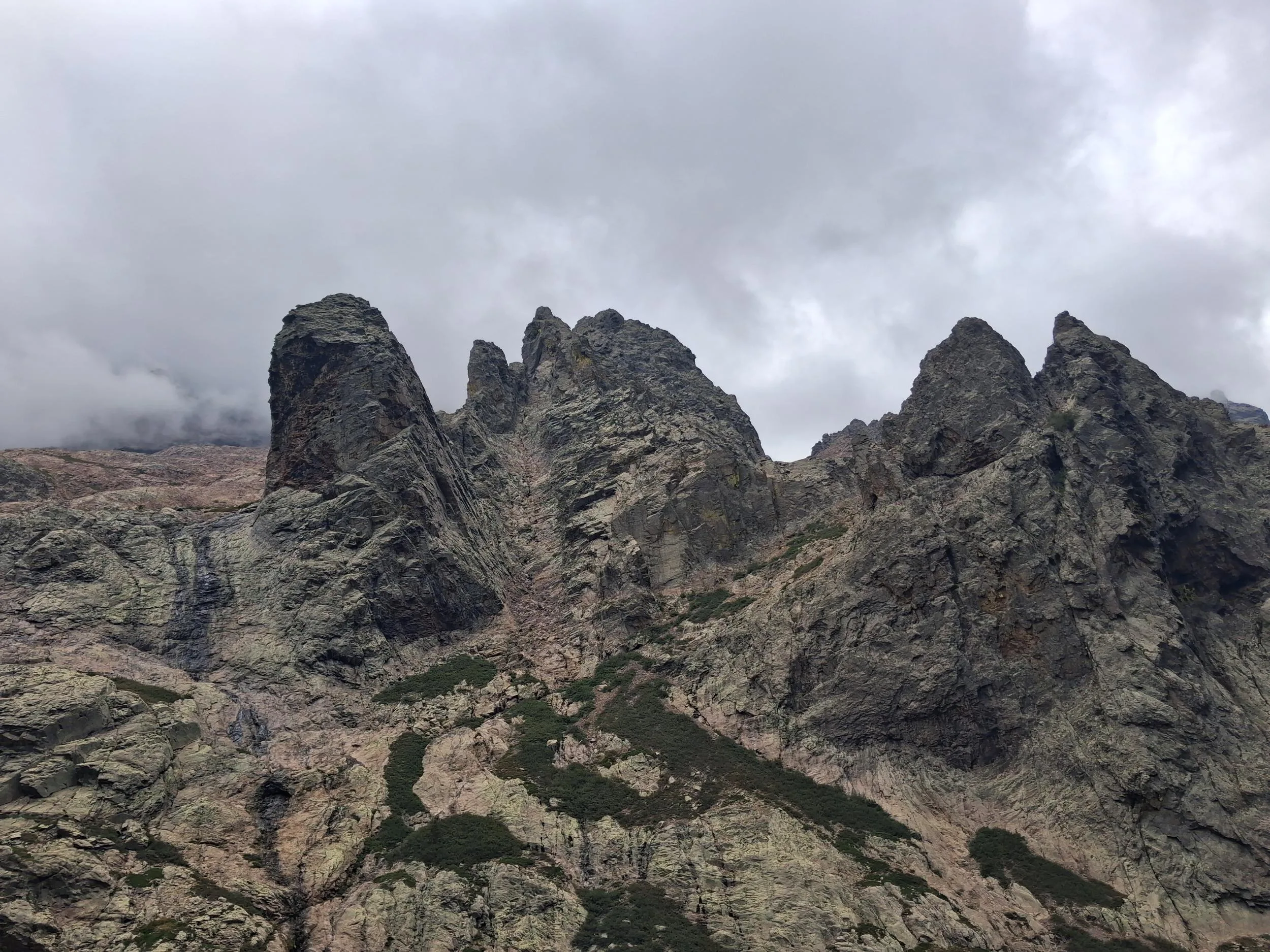 Descente sous la pluie
