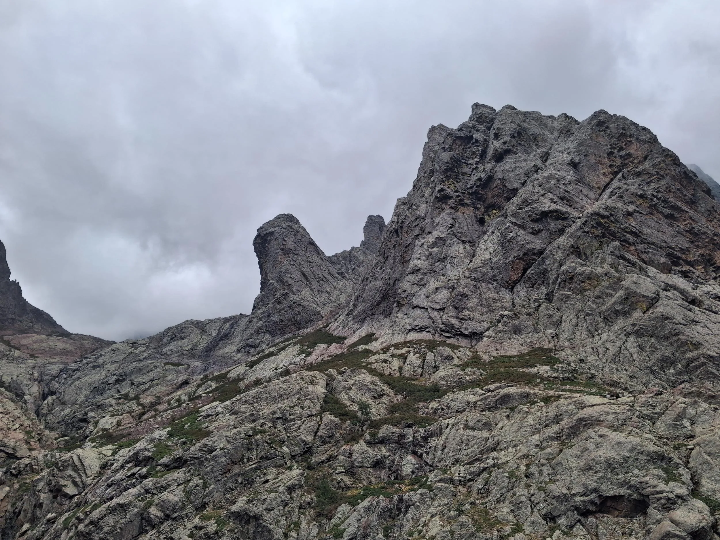 Descente sous la pluie